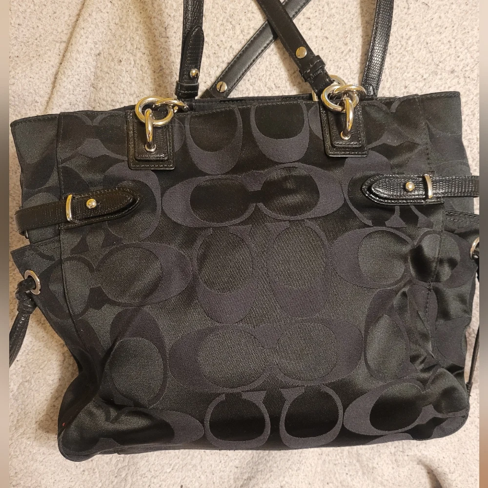 Authentic Coach Signature Bag 👜 - Picture 3 of 5